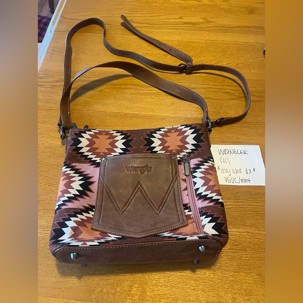 Wrangler Multicolor Patterned Crossbody Bag